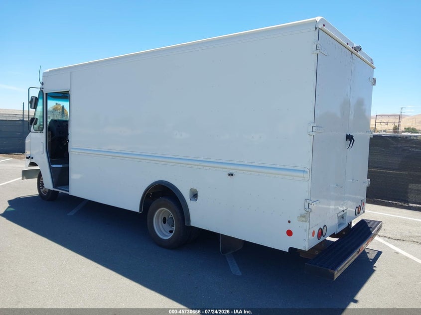 2016 Ford E-350 VIN 1FC3E3KSXGDC55367 IAAI salvage auction — NORMAL WEAR, SF97 (California), sold $17,200 on 2026-08-27 (photo 3)