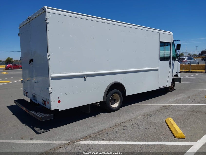 2016 Ford E-350 VIN 1FC3E3KSXGDC55367 IAAI salvage auction — NORMAL WEAR, SF97 (California), sold $17,200 on 2026-08-27 (photo 4)