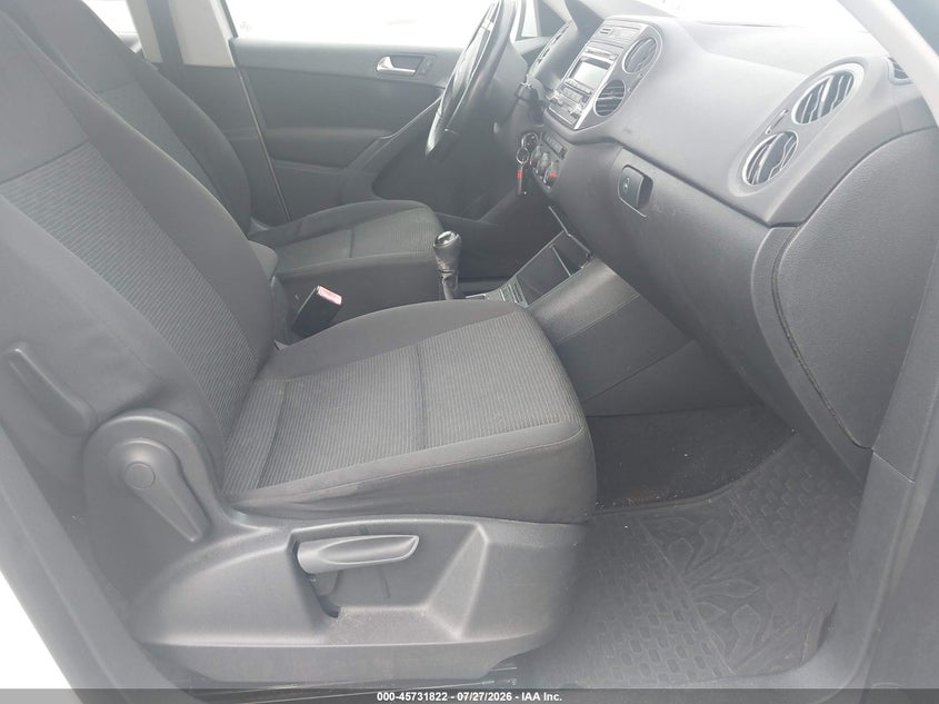 2013 Volkswagen Tiguan VIN WVGCV7AX8DW519668 IAAI salvage auction — NORMAL WEAR, Clear (South Carolina), sold $1,175 on 2026-08-03 (photo 5)