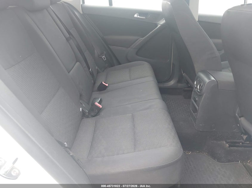 2013 Volkswagen Tiguan VIN WVGCV7AX8DW519668 IAAI salvage auction — NORMAL WEAR, Clear (South Carolina), sold $1,175 on 2026-08-03 (photo 8)