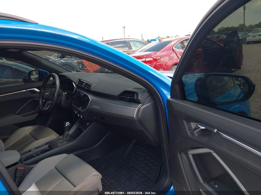 2022 Audi Q3 VIN WA1EECF37N1051663 IAAI salvage auction — SIDE, Wait Title, sold $8,900 on 2026-10-03 (photo 5)