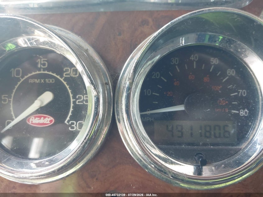 2001 Peterbilt 379 VIN 1XP5DB9X01N562151 IAAI salvage auction — SIDE, Clear (Tennessee), sold $12,500 on 2026-09-01 (photo 5)