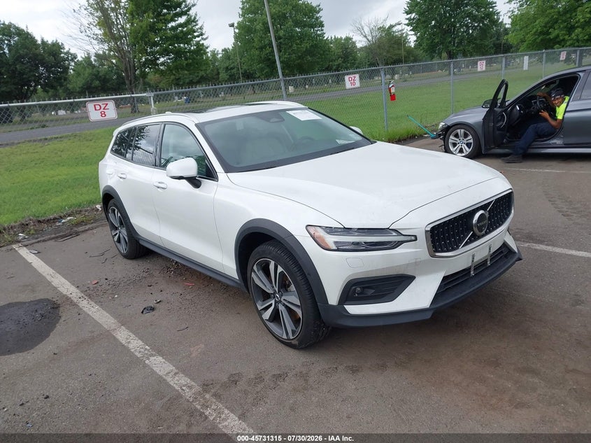 2024 Volvo V60 cross country VIN YV4L12WY2R2137698 IAAI salvage auction — WATER/FLOOD, Salvage Title, sold $13,100 on 2026-08-14 (photo 1)