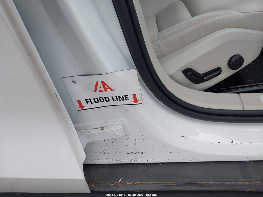 2024 Volvo V60 cross country VIN YV4L12WY2R2137698 IAAI salvage auction — WATER/FLOOD, Salvage Title, sold $13,100 on 2026-08-14 (photo 6)