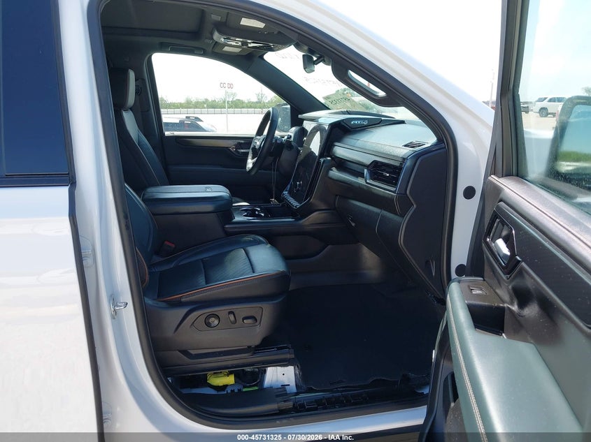 2026 Gmc Yukon VIN 1GKS2HKD3TR307880 IAAI salvage auction — WATER/FLOOD, Salvage Title, sold $36,250 on 2026-10-19 (photo 5)