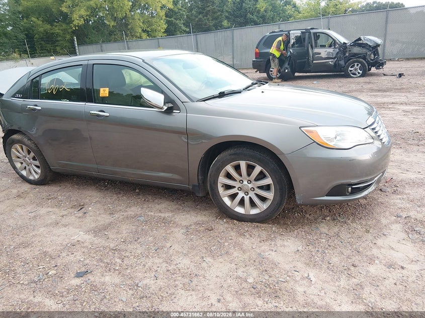2013 Chrysler 200 VIN 1C3CCBCG3DN550301 IAAI salvage auction — LEFT SIDE, Wait Title, sold $25 on 2026-09-26 (photo 1)