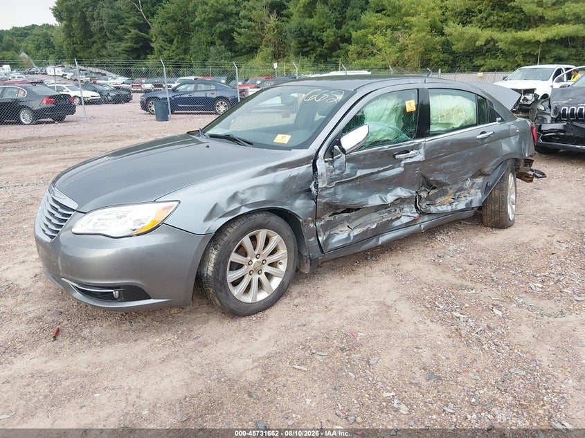 2013 Chrysler 200 VIN 1C3CCBCG3DN550301 IAAI salvage auction — LEFT SIDE, Wait Title, sold $25 on 2026-09-26 (photo 2)