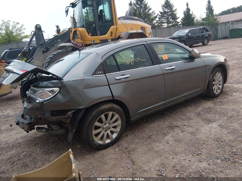 2013 Chrysler 200 VIN 1C3CCBCG3DN550301 IAAI salvage auction — LEFT SIDE, Wait Title, sold $25 on 2026-09-26 (photo 4)