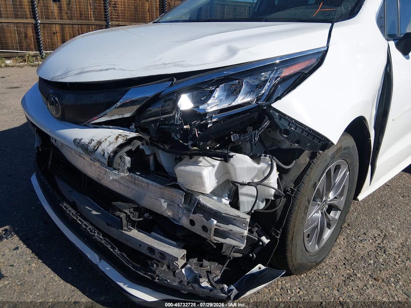 2023 Toyota Sienna VIN 5TDKSKFC5PS074327 IAAI salvage auction — FRONT END, Salvage Title, sold $14,500 on 2026-08-25 (photo 6)
