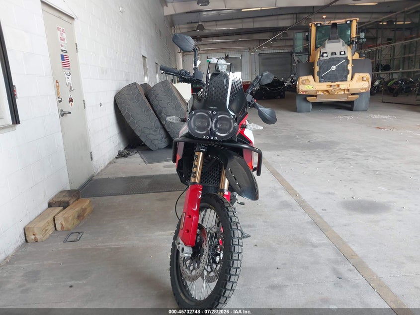 2025 Ducati Desertx VIN ZDMXANDTXSB010107 IAAI salvage auction — RIGHT SIDE, Wait Title, sold $7,950 on 2026-09-09 (photo 5)
