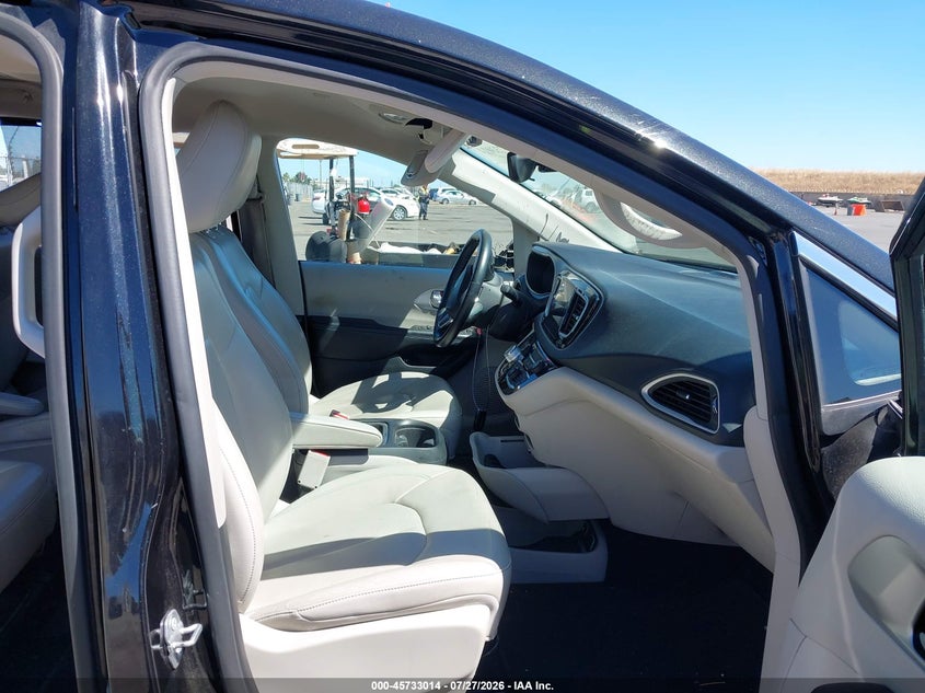 2018 Chrysler Pacifica VIN 2C4RC1L74JR253018 IAAI salvage auction — SIDE, Wait Title, sold $2,500 on 2026-08-19 (photo 5)