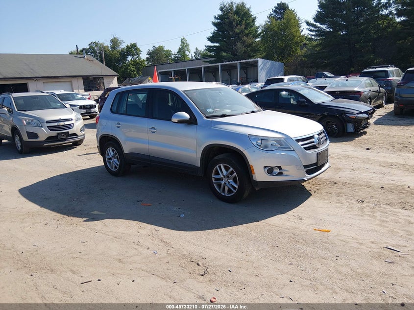 2011 Volkswagen Tiguan VIN WVGBV7AX5BW555231 IAAI salvage auction — NORMAL WEAR, Clear (Massachusetts), sold $300 on 2026-08-05 (photo 1)