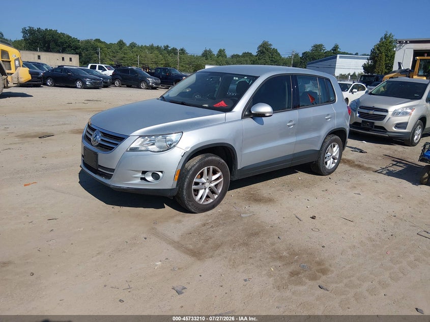 2011 Volkswagen Tiguan VIN WVGBV7AX5BW555231 IAAI salvage auction — NORMAL WEAR, Clear (Massachusetts), sold $300 on 2026-08-05 (photo 2)