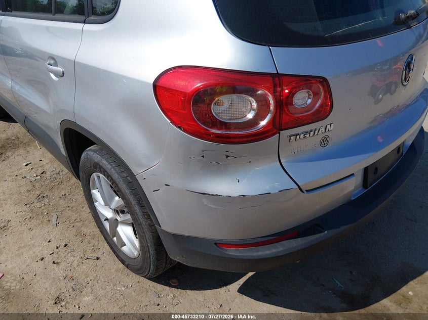 2011 Volkswagen Tiguan VIN WVGBV7AX5BW555231 IAAI salvage auction — NORMAL WEAR, Clear (Massachusetts), sold $300 on 2026-08-05 (photo 6)