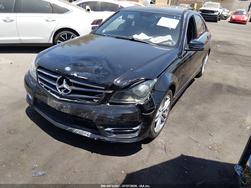2014 Mercedes-benz C-klasse VIN WDDGF4HBXEA946995 IAAI salvage auction — FRONT END, Wait Title, sold $725 on 2026-08-24 (photo 2)