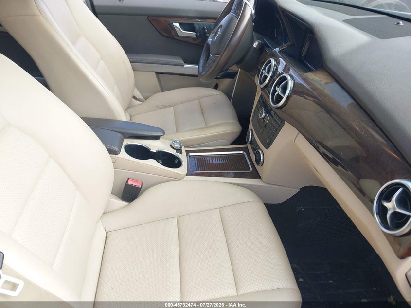 2015 Mercedes-benz Glk-klasse VIN WDCGG8JB8FG431379 IAAI salvage auction — NORMAL WEAR, Clear (Massachusetts), sold $3,550 on 2026-08-04 (photo 4)