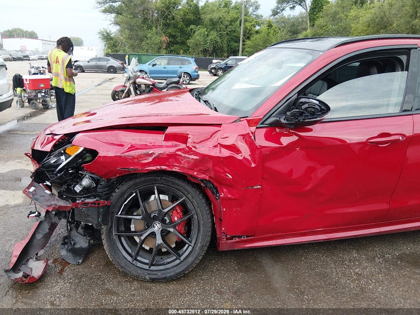 2020 Alfa romeo Stelvio VIN ZASPAKAN8L7C74356 IAAI salvage auction — SIDE, Salvage (Kansas), sold $2,350 on 2026-09-02 (photo 6)