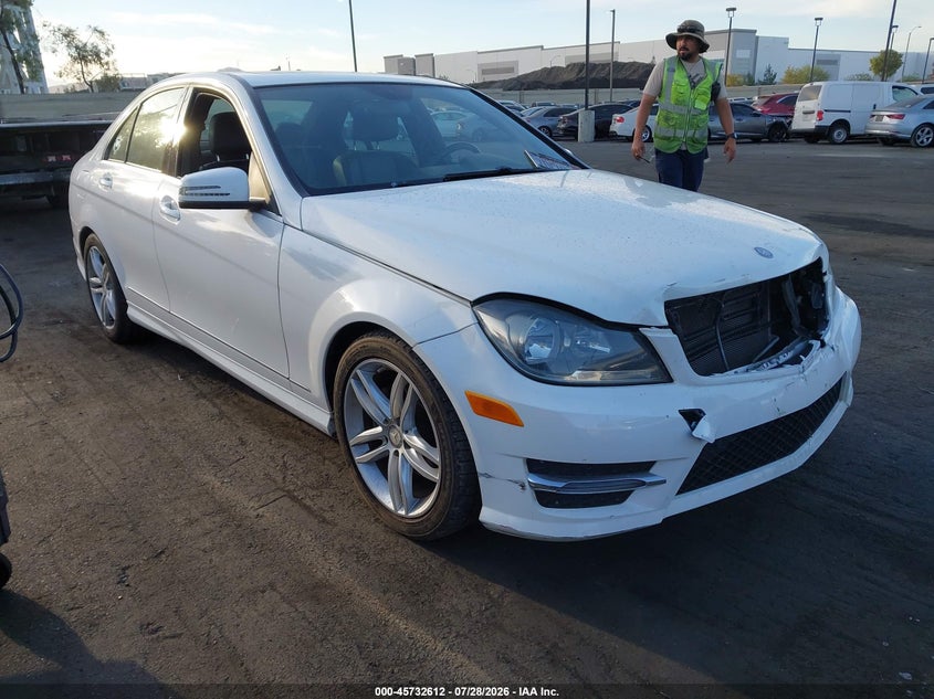 2014 Mercedes-benz C-klasse VIN WDDGF4HB0EA914461 IAAI salvage auction — FRONT END, Wait Title, sold $1,400 on 2026-08-07 (photo 1)