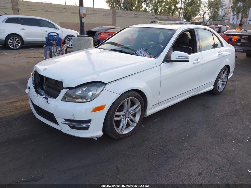 2014 Mercedes-benz C-klasse VIN WDDGF4HB0EA914461 IAAI salvage auction — FRONT END, Wait Title, sold $1,400 on 2026-08-07 (photo 2)