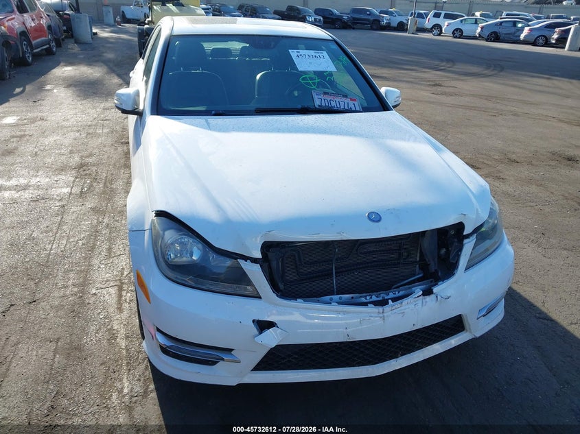 2014 Mercedes-benz C-klasse VIN WDDGF4HB0EA914461 IAAI salvage auction — FRONT END, Wait Title, sold $1,400 on 2026-08-07 (photo 6)