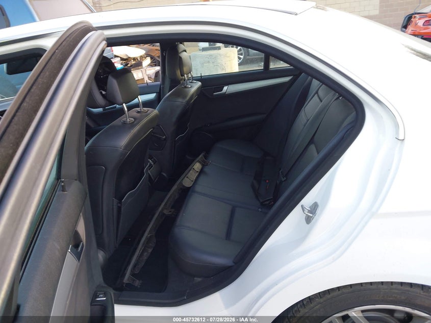 2014 Mercedes-benz C-klasse VIN WDDGF4HB0EA914461 IAAI salvage auction — FRONT END, Wait Title, sold $1,400 on 2026-08-07 (photo 8)