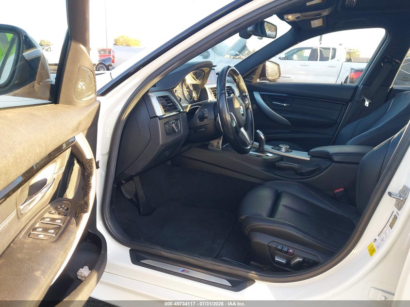 2016 BMW 3er VIN WBA8B3C5XGK383737 IAAI salvage auction — REAR END, Salvage Title, sold $10,100 on 2026-08-06 (photo 5)