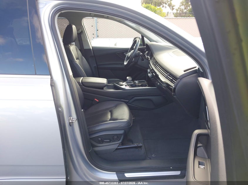 2017 Audi Q7 VIN WA1LAAF79HD001439 IAAI salvage auction — NORMAL WEAR, Wait Title, sold $7,300 on 2026-09-04 (photo 5)