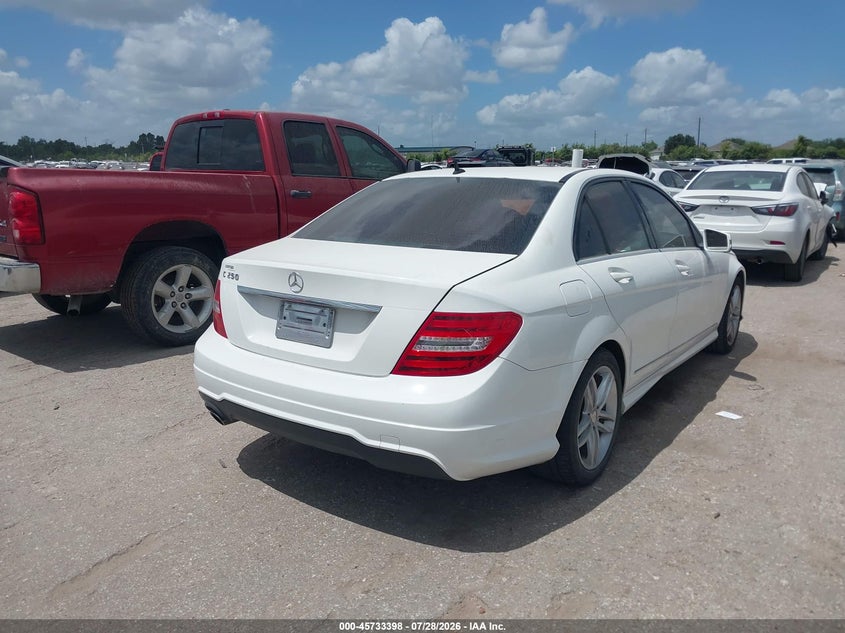 2013 Mercedes-benz C-klasse VIN WDDGF4HB0DA864322 IAAI salvage auction — NORMAL WEAR, Original (Texas), sold $25 on 2026-08-05 (photo 4)