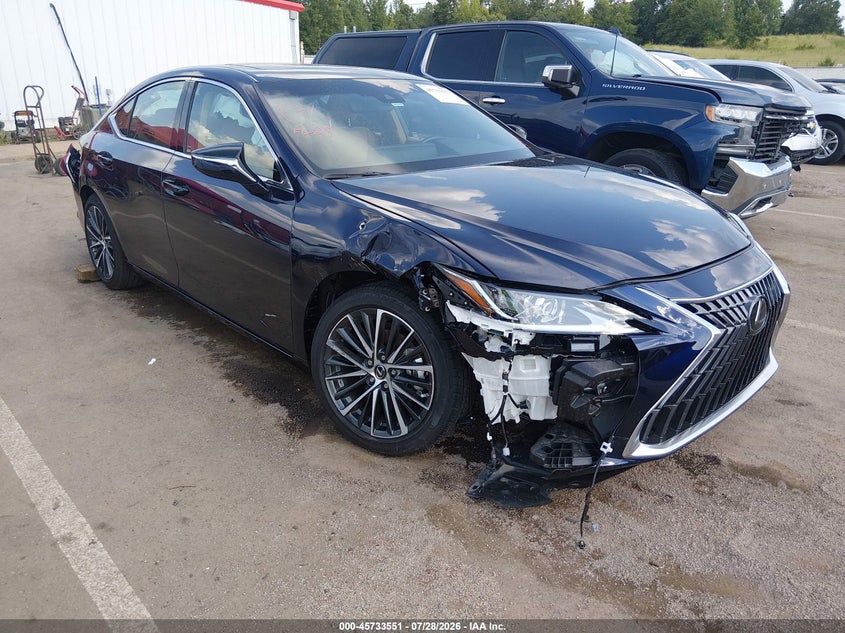 2025 Lexus ES VIN 58ADZ1B19SU219297 IAAI salvage auction — RIGHT FRONT, Salvage Title, sold $22,100 on 2026-09-17 (photo 1)