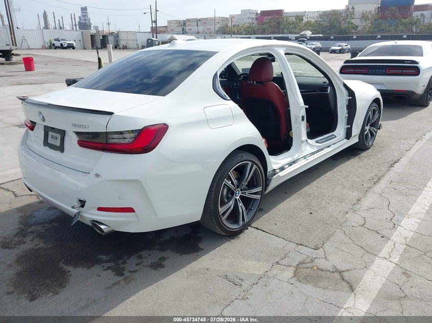 2023 BMW 3er VIN 3MW69FF06P8D08135 IAAI salvage auction — SIDE, Wait Title, sold $11,900 on 2026-08-30 (photo 4)