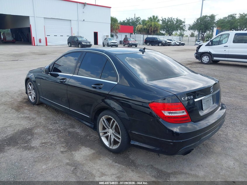 2012 Mercedes-benz C-klasse VIN WDDGF4HB5CR213316 IAAI salvage auction — NORMAL WEAR, Clear (Florida), sold $825 on 2026-08-18 (photo 3)