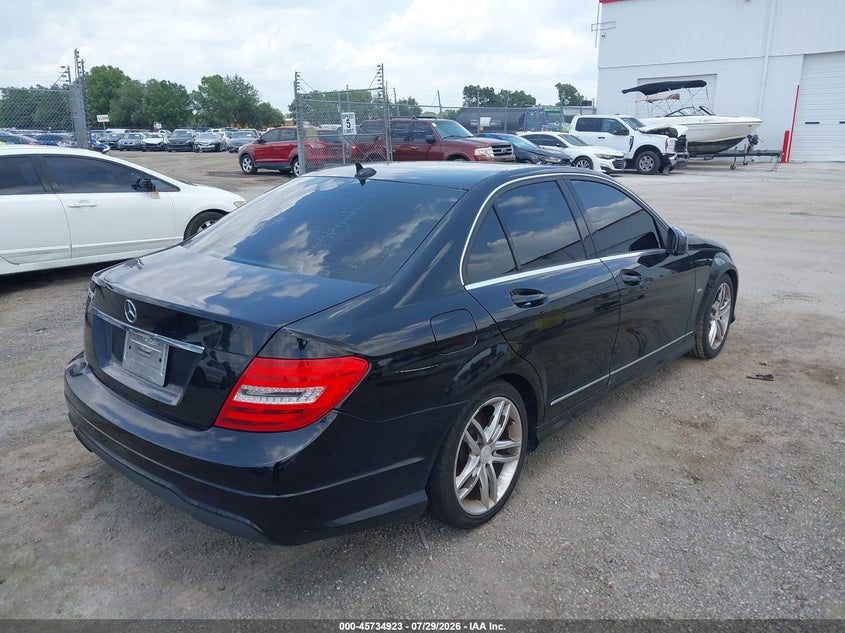 2012 Mercedes-benz C-klasse VIN WDDGF4HB5CR213316 IAAI salvage auction — NORMAL WEAR, Clear (Florida), sold $825 on 2026-08-18 (photo 4)