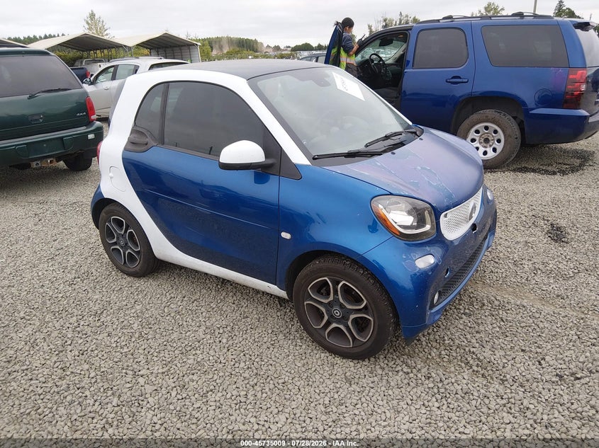 2016 Smart Fortwo VIN WMEFJ5DA3GK049295 IAAI salvage auction — NORMAL WEAR, Clear - Public Restricted (Oregon), sold $1,050 on 2026-08-10 (photo 1)
