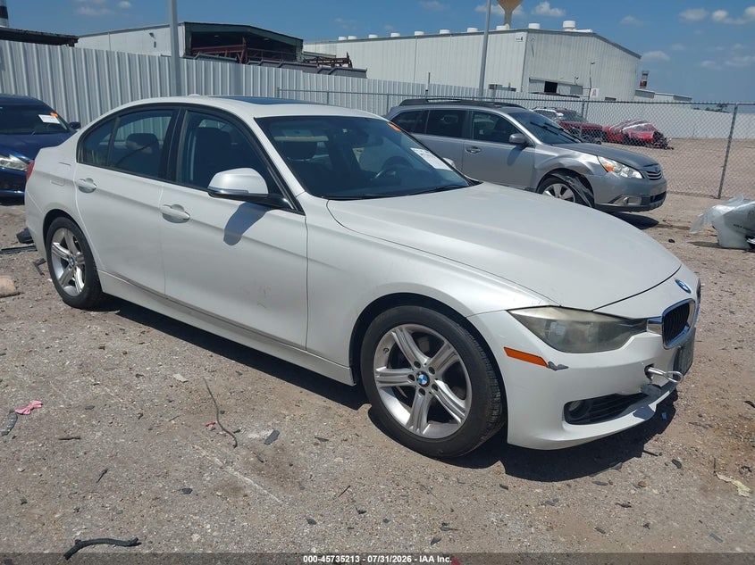 2014 BMW VIN WBA3A5C57EF605326 IAAI salvage auction — WATER/FLOOD, Salvage Title, sold $900 on 2026-09-11 (photo 1)