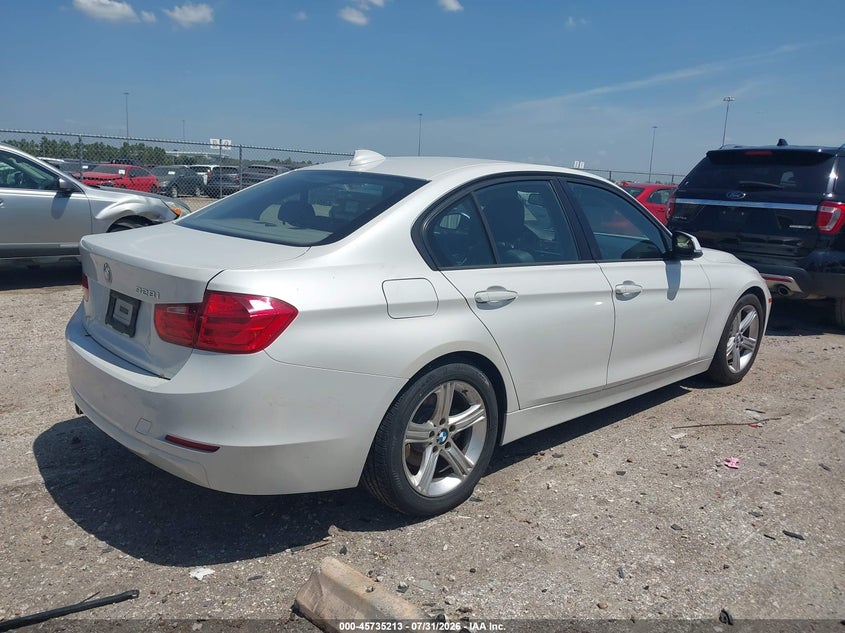 2014 BMW VIN WBA3A5C57EF605326 IAAI salvage auction — WATER/FLOOD, Salvage Title, sold $900 on 2026-09-11 (photo 4)