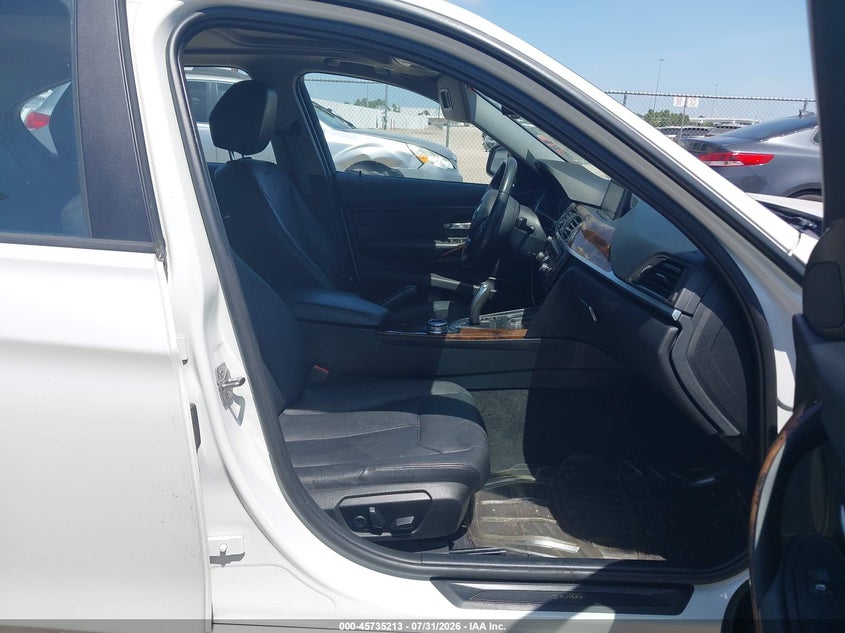 2014 BMW VIN WBA3A5C57EF605326 IAAI salvage auction — WATER/FLOOD, Salvage Title, sold $900 on 2026-09-11 (photo 5)