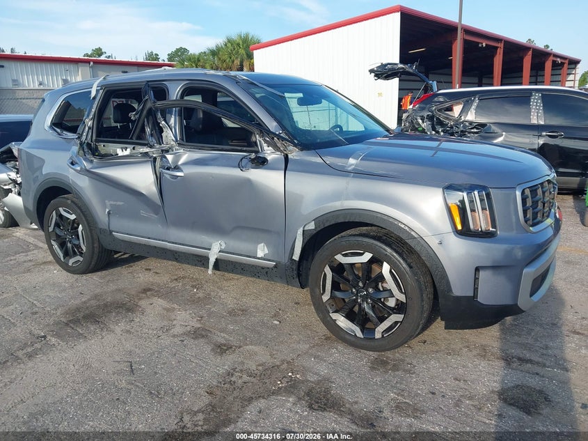 2024 Kia Telluride VIN 5XYP64GC0RG511509 IAAI salvage auction — SIDE, Salvage Title, sold $12,000 on 2026-09-02 (photo 1)