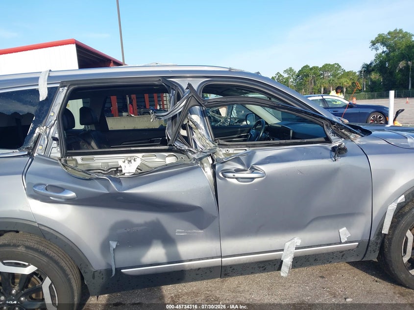 2024 Kia Telluride VIN 5XYP64GC0RG511509 IAAI salvage auction — SIDE, Salvage Title, sold $12,000 on 2026-09-02 (photo 6)
