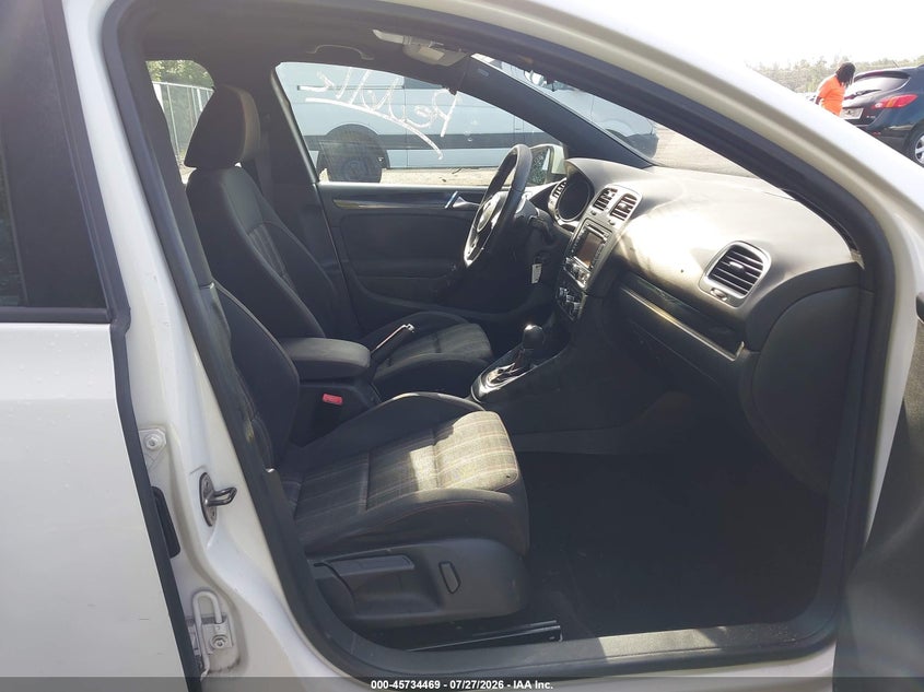 2011 Volkswagen Gti VIN WVWHV7AJ9BW053848 IAAI salvage auction — NORMAL WEAR, Clear (Florida), sold $2,375 on 2026-08-17 (photo 5)