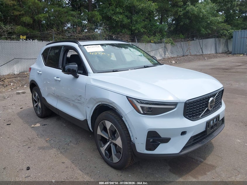 2026 Volvo Xc40 VIN YV4L12UC2T2782463 IAAI salvage auction — VANDALISM, Salvage Title, sold $17,000 on 2026-08-11 (photo 1)