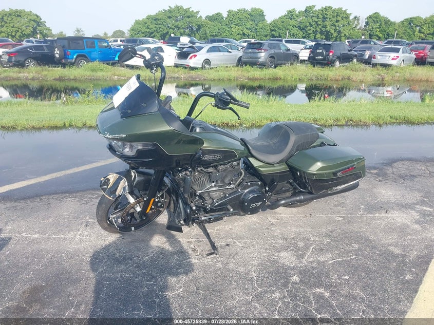 2026 Harley-davidson Road glide VIN 1HD1KH716TB605157 IAAI salvage auction — FRONT END, Salvage Title, sold $10,800 on 2026-09-02 (photo 2)
