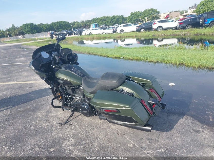 2026 Harley-davidson Road glide VIN 1HD1KH716TB605157 IAAI salvage auction — FRONT END, Salvage Title, sold $10,800 on 2026-09-02 (photo 3)