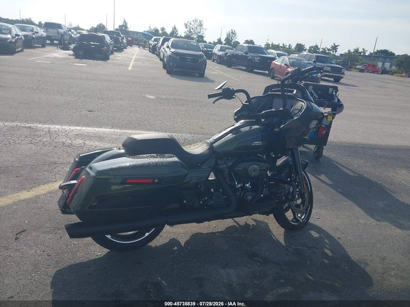 2026 Harley-davidson Road glide VIN 1HD1KH716TB605157 IAAI salvage auction — FRONT END, Salvage Title, sold $10,800 on 2026-09-02 (photo 4)