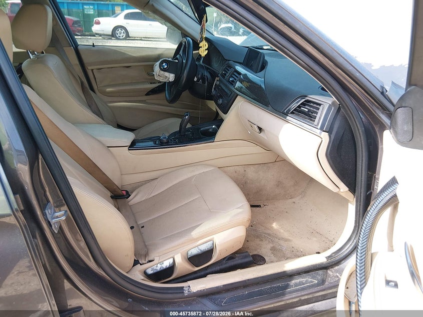 2014 BMW 3er VIN WBA3B1G55ENT00526 IAAI salvage auction — FRONT END, Salvage Title, sold $175 on 2026-08-18 (photo 5)