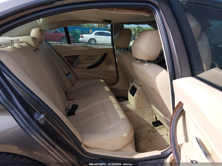 2014 BMW 3er VIN WBA3B1G55ENT00526 IAAI salvage auction — FRONT END, Salvage Title, sold $175 on 2026-08-18 (photo 8)