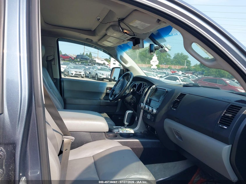 2010 Toyota Sequoia VIN 5TDJY5G13AS027877 IAAI salvage auction — NORMAL WEAR, Clear (Pennsylvania), sold $4,075 on 2026-07-31 (photo 5)