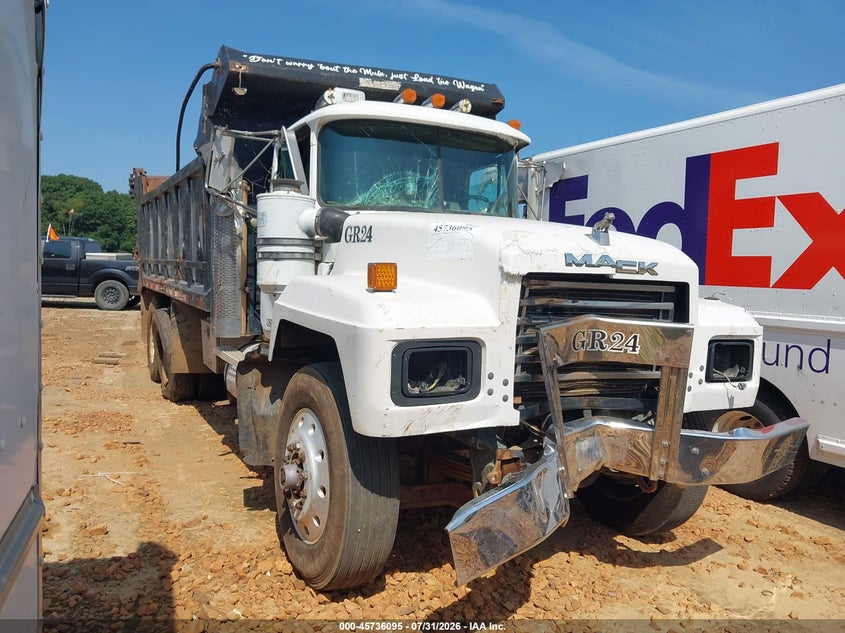 2000 Mack 600 rd600 VIN 1M2P267C9YM048673 — IAAI salvage auction photo