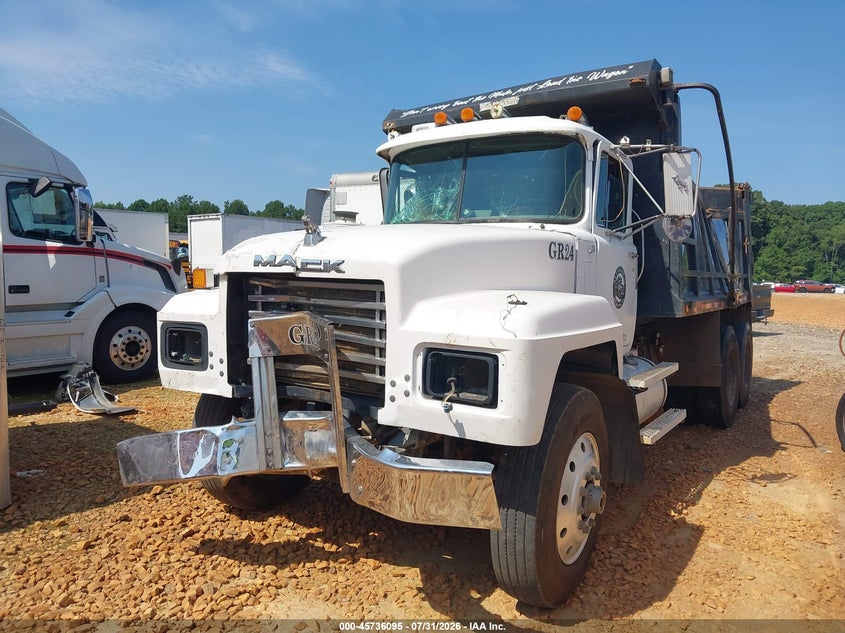 2000 Mack 600 Rd600 VIN 1M2P267C9YM048673 IAAI salvage auction — ALL OVER, Salvage (Georgia), sold $7,550 on 2026-08-26 (photo 2)