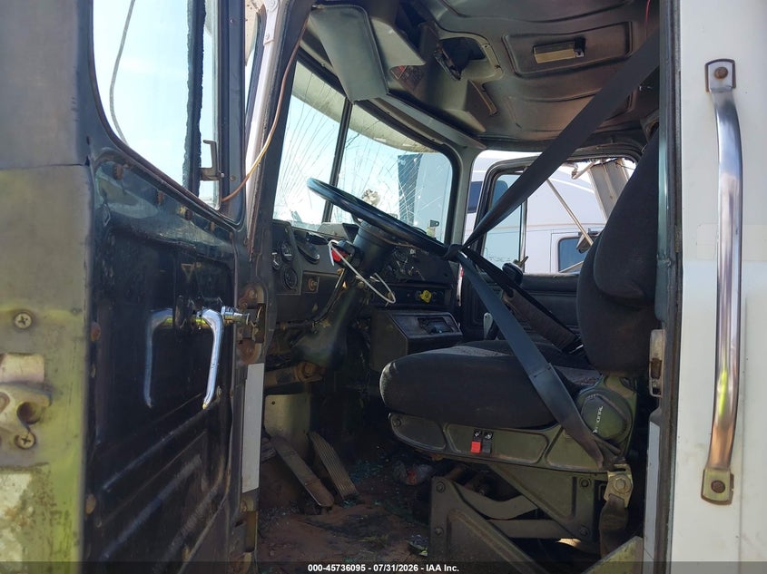 2000 Mack 600 Rd600 VIN 1M2P267C9YM048673 IAAI salvage auction — ALL OVER, Salvage (Georgia), sold $7,550 on 2026-08-26 (photo 6)