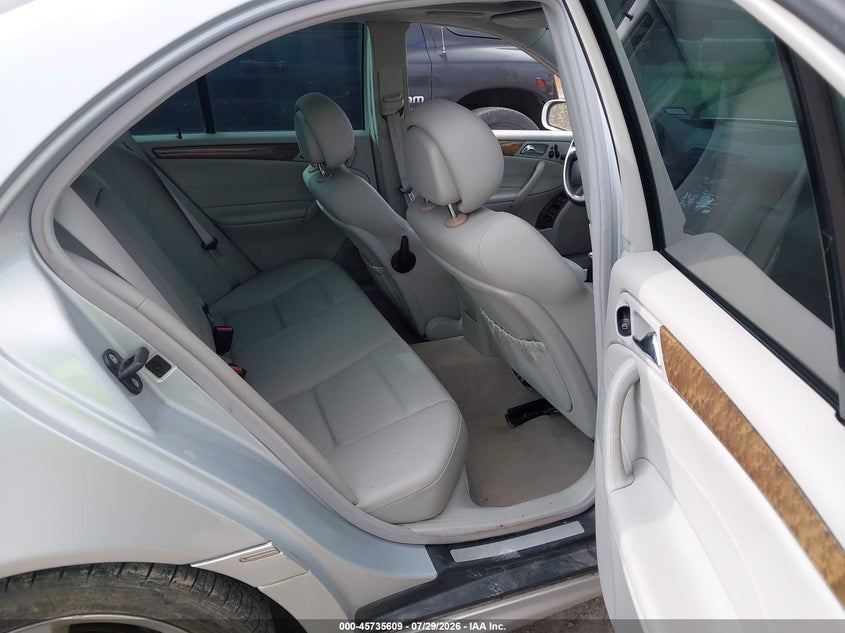 2007 Mercedes-benz C class VIN WDBRF52H77F858366 IAAI salvage auction — WATER/FLOOD, Salvage (Texas), sold $550 on 2026-08-17 (photo 8)